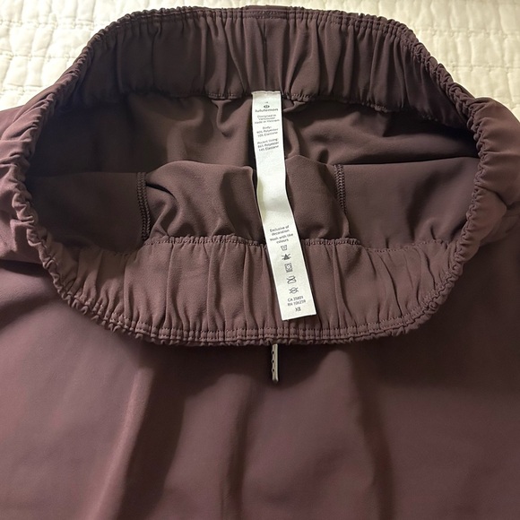 Lululemon On The Fly Skirt *21" Black Satin Size 4 - Picture 6 of 7